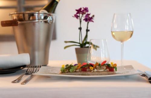 Thiers Hotel | Inviting Clos St Eloi: Pet-Friendly Hotel with Dining Options