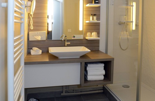 Thiers Hotel | Welcoming Clos St Eloi, The Originals Relais Hotel Awaits