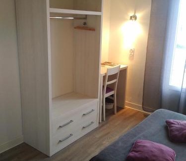 Riscle Hotel | Discover Logis Hôtel Le pont d'Arcole: Pet-Friendly Retreat