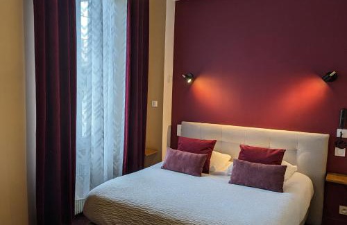 Mont-pres-Chambord Hotel | Comfort at Logis Hôtel Le Saint Florent with Family Amenities