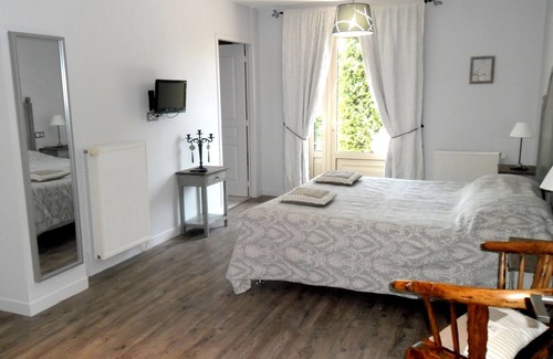 Cublac Hotel | Top-Rated Logis Hôtel - Les Collines with Pool and Spa