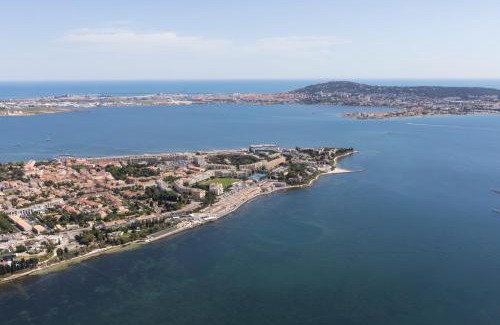 Balaruc-les-Bains Hotel | Guest Rated Opéralia Hôtel les Pins with Family-Friendly Perks