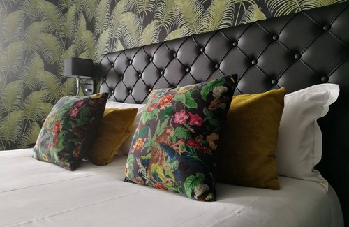 Cesson-Sevigne Hotel | Relaxing Stay at Logis Hôtel Lodge la Valette with Spa & Breakfast