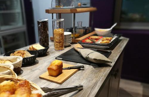 Cesson-Sevigne Hotel | Welcoming Logis Hôtel Lodge La Valette with Hot Tub Access