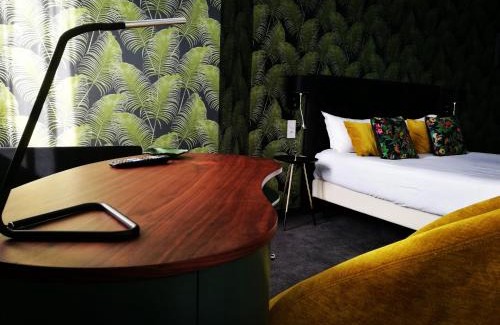 Cesson-Sevigne Hotel | Welcoming Logis Hôtel Lodge La Valette with Hot Tub Access