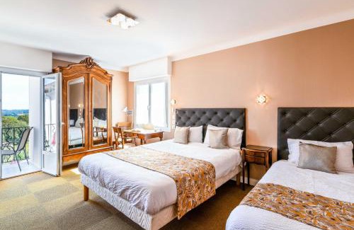 Montfort-en-Chalosse Hotel | Discover Aux Tauzins: Beachfront Retreat with Pool & Dining