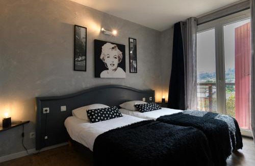 Saint-Jean-en-Royans Hotel | Pet-Friendly Retreat with Ocean Views at Le Castel Fleuri