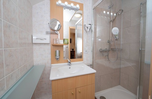 Celles-sur-Plaine Hotel | Discover Hôtel Restaurant des Lacs - Rated 9.4 with Spa & Dining