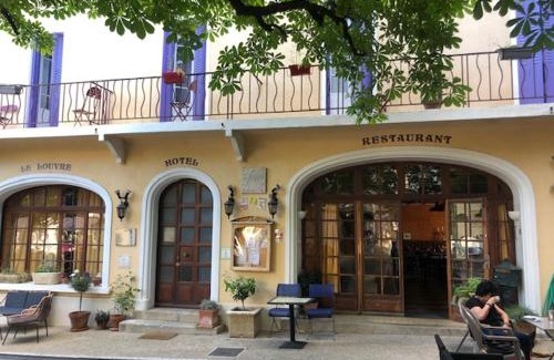 Sault Hotel | Discover Logis Hôtel Restaurant Le Louvre: Pet-Friendly Comfort