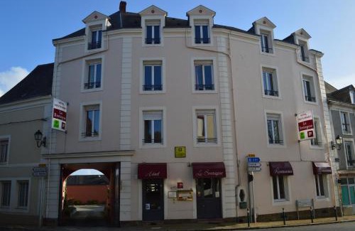 Sille-le-Guillaume Hotel | Pet-Friendly Getaway at Logis Le Bretagne - Rated 8/10