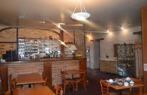 Sille-le-Guillaume Hotel | Pet-Friendly Getaway at Logis Le Bretagne - Rated 8/10