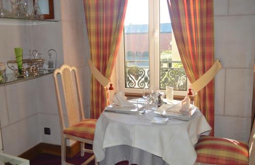 Sille-le-Guillaume Hotel | Pet-Friendly Getaway at Logis Le Bretagne - Rated 8/10