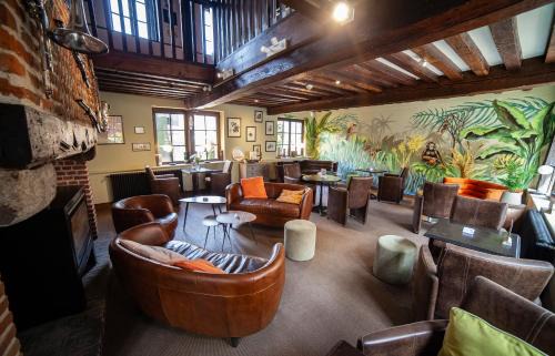 Montreuil-sur-Mer Hotel | Pet-Friendly Logis Hôtel & Restaurant - Les Hauts de Montreuil