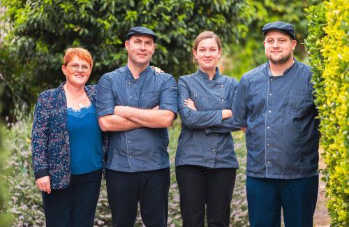 Montreuil-sur-Mer Hotel | Pet-Friendly Logis Hôtel & Restaurant - Les Hauts de Montreuil