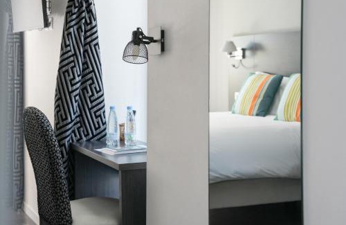 Cambo-les-Bains Hotel | Discover Logis Hôtel & Restaurant La Villa Bleue Experience