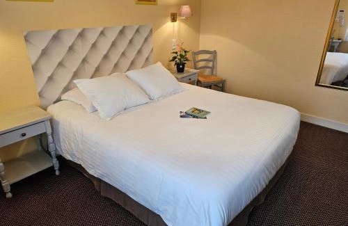 Menesqueville Hotel | Pet-Friendly Retreat at Logis Hôtel Restaurant L'Unique