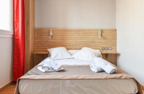 Saint-Cyprien Plage Hotel | Enjoy Oceanfront Comfort at Mar I Sol Logis Hotel
