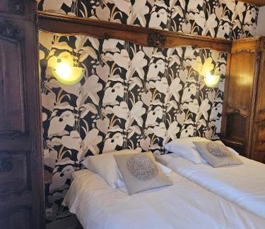 Fixin Hotel | Pet-Friendly Haven: Chez Jeannette with Family Amenities