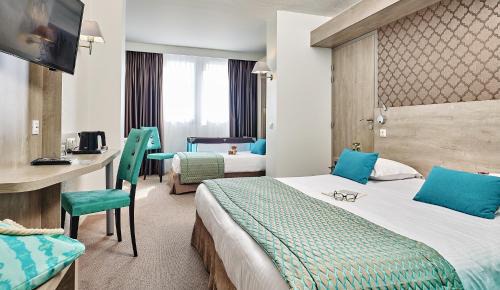 Les Herbiers Hotel | Pet-Friendly Logis Hôtel Restaurant Aloe with Ocean Views