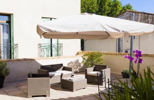 Saint-Gilles Hotel | Pet-Friendly Stay at Logis Hôtel Restaurant Le Cours