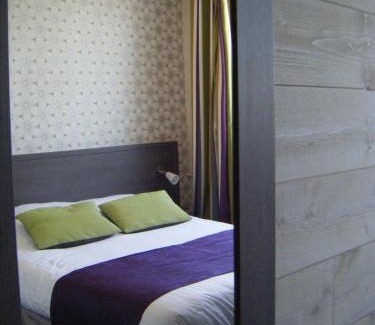 La Bouille Hotel | Cozy Logis - Hôtel & Restaurant Le Bellevue: Pet Friendly Stay