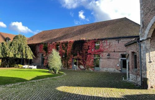 Artres Hotel | Pet-Friendly Getaway at LOGIS-Hôtel La Gentilhommière
