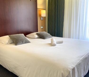 Vouille Hotel | Discover Comfort at Hôtel - Restaurant "Le Cheval Blanc"