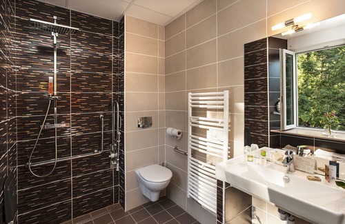Banassac Hotel | Relaxing Stay at Hôtel Restaurant Les 2 Rives with Spa & More