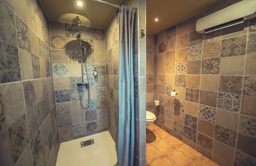 Propiac Hotel | Discover Logis Hôtel Restaurant Le Plantevin: 9/10 Rated Stay