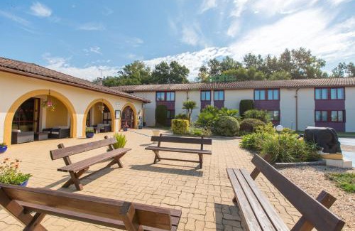Nogaro Hotel | Pet-Friendly Getaway at Logis Hôtel Restaurant Solenca
