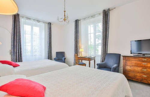 Chamalieres Hotel | Experience Comfort at Logis Hôtel Royal Saint Mart