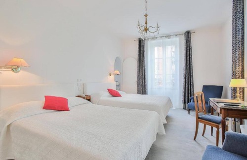 Chamalieres Hotel | Experience Comfort at Logis Hôtel Royal Saint Mart