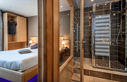 Aumont-Aubrac Hotel | Experience Comfort at Chez Camillou with Spa and Pool