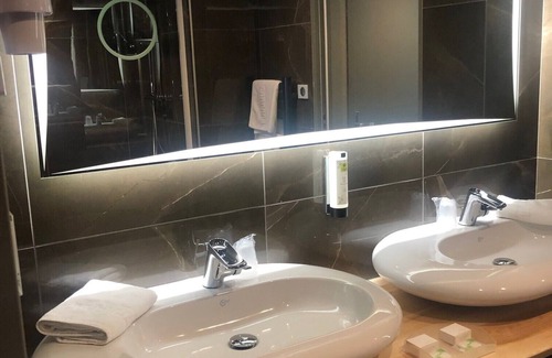 Aumont-Aubrac Hotel | Experience Comfort at Chez Camillou with Spa and Pool