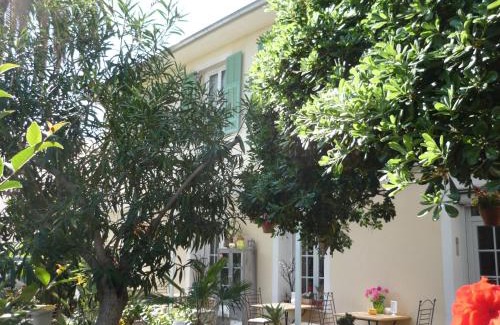 La Californie Hotel | Pet-Friendly Retreat at Logis Hôtel Villa Victorine