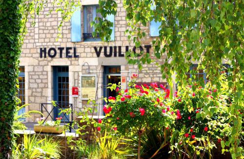 Cuiseaux Hotel | Relax at Logis Hôtel Restaurant Pizzeria Vuillot by the Sea