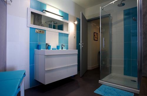 Azay-le-Rideau Hotel | Discover Logis Hôtels Troglododo: Oceanfront Comfort & More