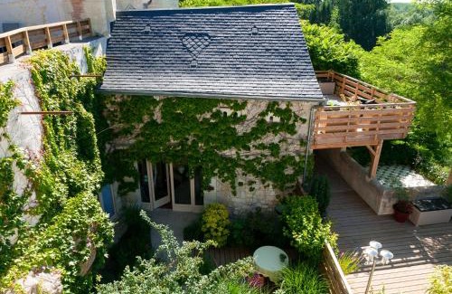 Azay-le-Rideau Hotel | Discover Logis Hôtels Troglododo: Oceanfront Comfort & More