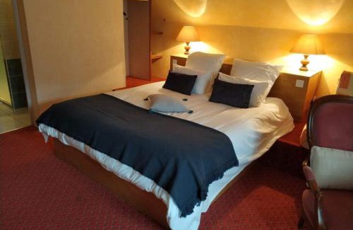 Chalezeule Hotel | Discover Comfort at Hotel Calisola with Pet-Friendly Amenities
