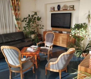 Chalezeule Hotel | Discover Comfort at Hotel Calisola with Pet-Friendly Amenities