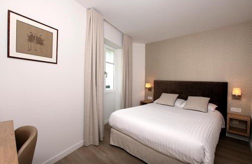 Saint-Pee-sur-Nivelle Hotel | Pet-Friendly Logis Hotel de la Nivelle with Breakfast