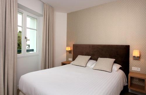 Saint-Pee-sur-Nivelle Hotel | Pet-Friendly Logis Hotel de la Nivelle with Breakfast