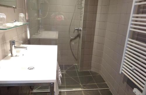Lay-Saint-Remy Hotel | Welcoming Logis Hotel des Portes de Meuse with Great Amenities