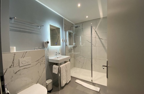 Pont-a-Mousson Hotel | Discover LOGIS HOTEL DU PARC: Guest Rated 9.8 with Spa