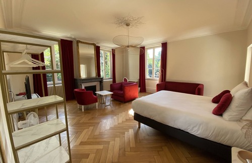 Pont-a-Mousson Hotel | Discover LOGIS HOTEL DU PARC: Guest Rated 9.8 with Spa