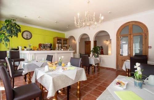 Gaillac Hotel | Pet-Friendly Retreat at Logis Hotel L'Occitan, Rated 7.9/10