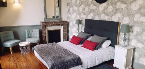 Bourbon-Lancy Hotel | Discover Comfort at Logis Hotel La Tourelle du Beffroi
