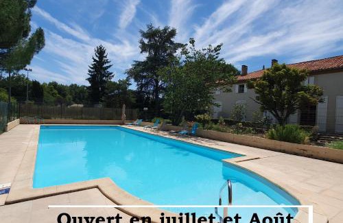 Serignac-sur-Garonne Hotel | Experience Comfort at Logis Hotel Le Prince Noir