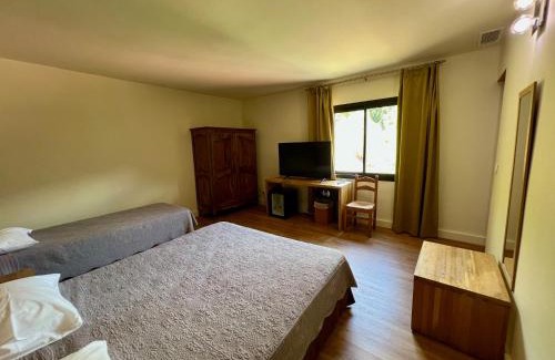 Porto Hotel | Oceanfront Logis Hotel Le Lonca with Pool and Child-Friendly Vibes
