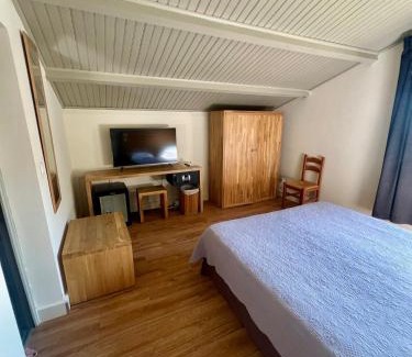 Porto Hotel | Oceanfront Logis Hotel Le Lonca with Pool and Child-Friendly Vibes